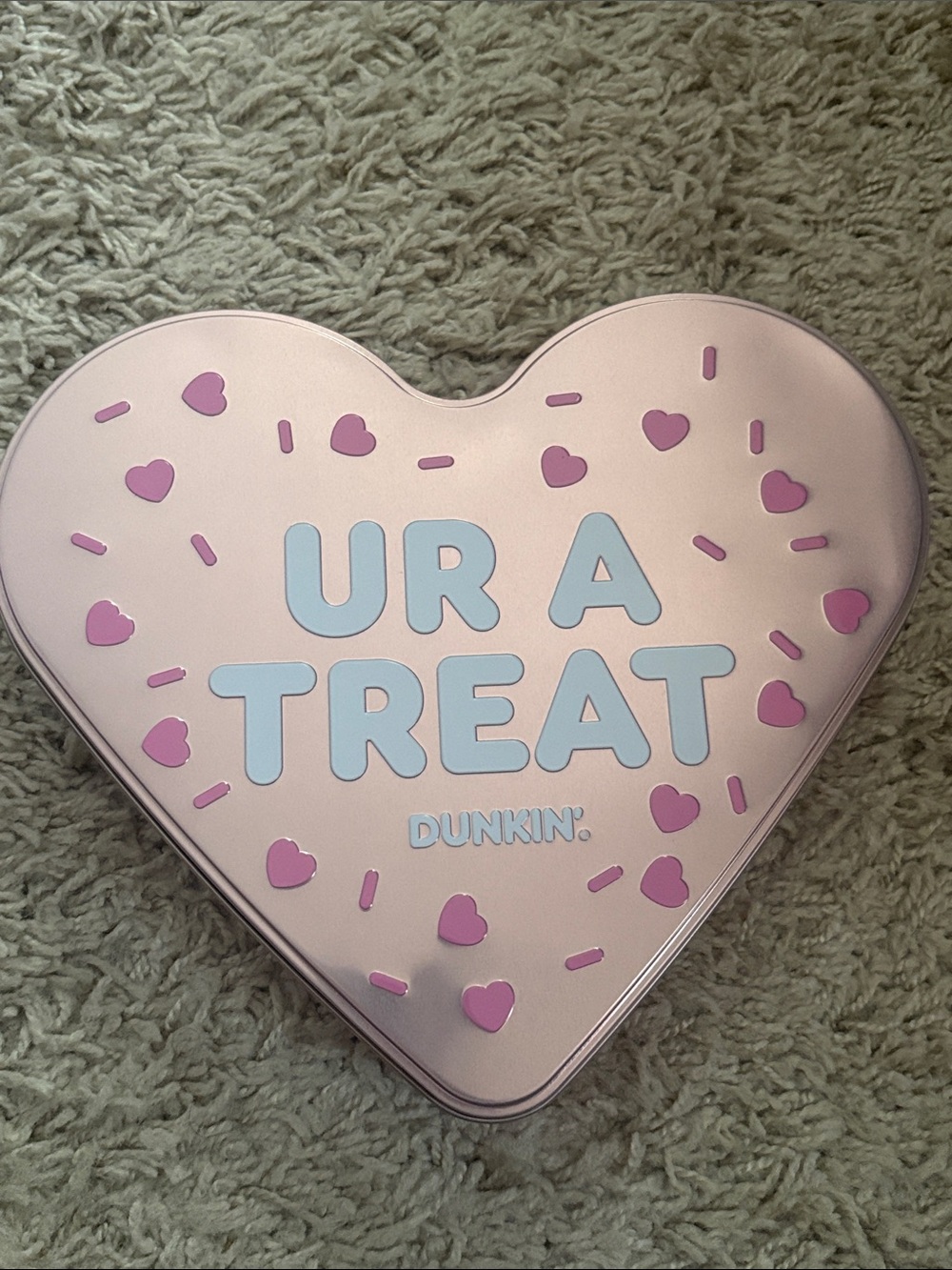 DUNKIN Munchkin Tin Valentine Heart